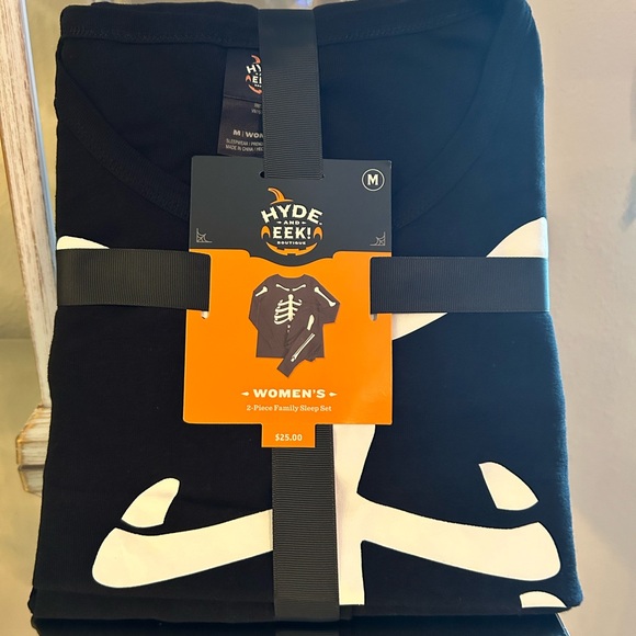 Hyde and Eek skeleton graphic pajama set - Picture 2 of 4